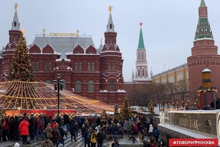 В Москве начался демонтаж уличных новогодних конструкций