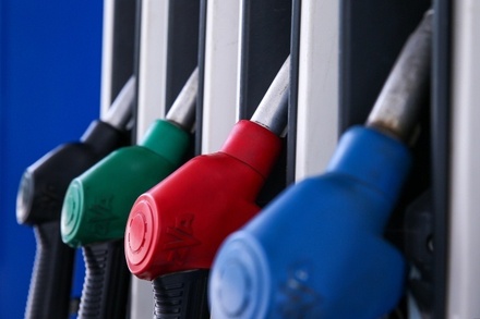 В Росстате заявили  о снижении цен на бензин в июле