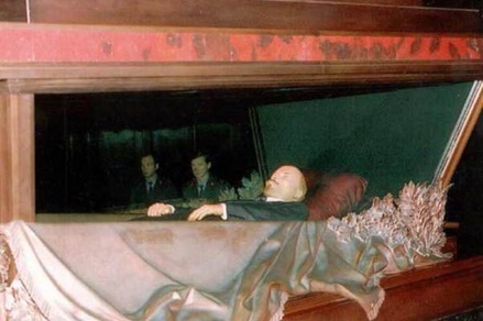Подготовлен законопроект о захоронении Владимира Ленина