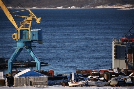 Водолазы возобновили поиски пропавшего рабочего при ЧП на плавдоке в Мурманске