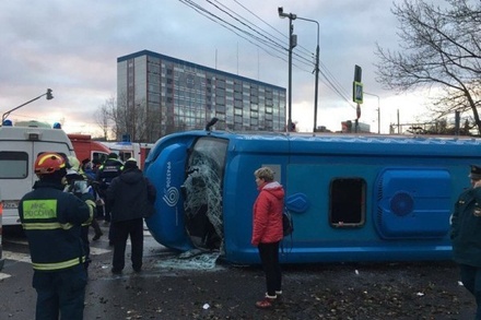 Восемь человек пострадали в ДТП с маршруткой на юго-западе Москвы
