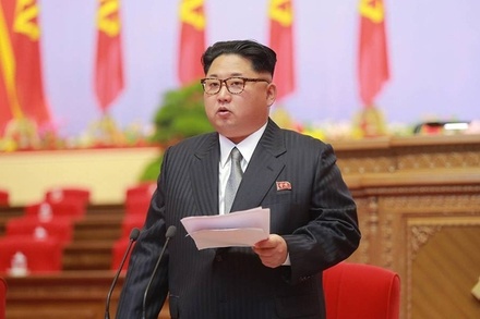 Лидер КНДР назвал пропаганду главным оружием против трудностей страны