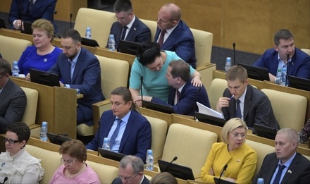 Госдума приняла закон о лишении гражданства и введении присяги
