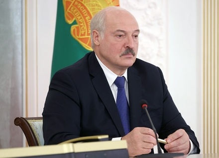 Александр Лукашенко поручил перекрыть границу с Украиной