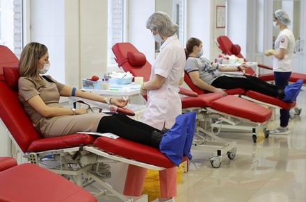Почётный донор России объяснил, почему сдавать кровь один раз не имеет смысла