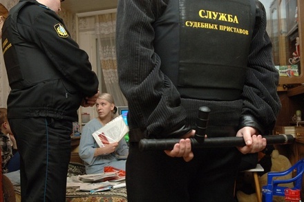Служба судебных приставов закупает дубинки-электрошокеры на 4,7 млн рублей