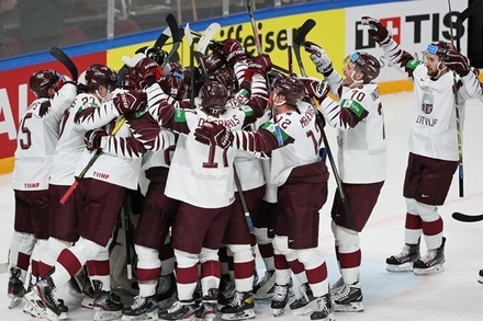 Латвия обыграла Канаду в стартовом матче чемпионата мира по хоккею