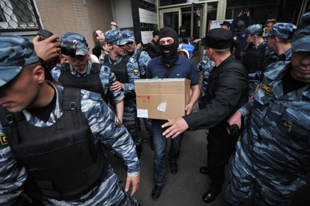 СКР объявил о найденных бюллетенях в штабе Навального в Петербурге