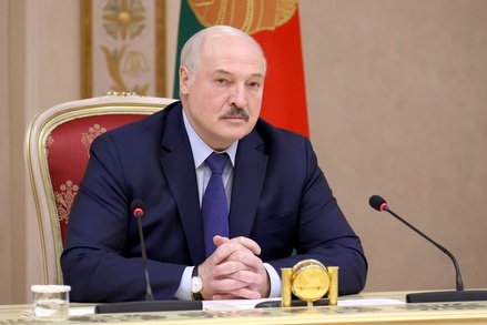 Александр Лукашенко заявил об укреплении границы с Украиной
