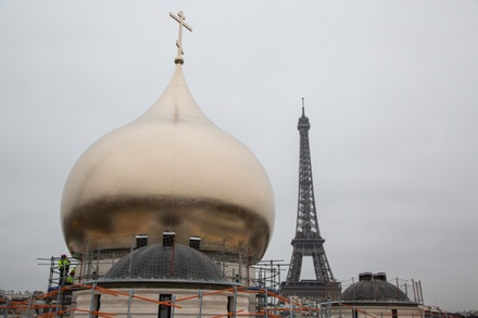 Адвокат сообщил о победе России в суде по делу о стройке в центре Парижа