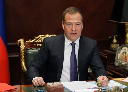 Медведев пообещал продолжить возвращение исконных земель Россией
