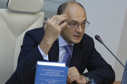 Соавтор Конституции РФ усомнился в компетентности группы по разработке поправок в основной закон