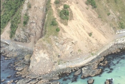 На реке Кларенс в Новой Зеландии после землетрясения прорвало дамбу