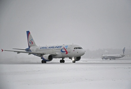 Самолёт «Уральских авиалиний» вынужденно приземлился в Новосибирске