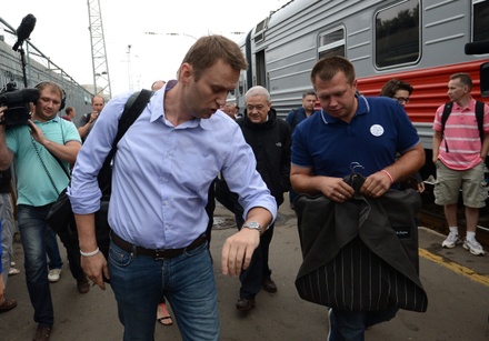 Главу московского штаба Навального ударили трубой по голове