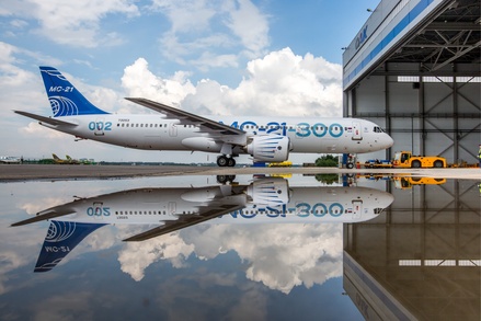 Минпромторг представит пассажирский лайнер МС-21 на авиасалоне МАКС-2019