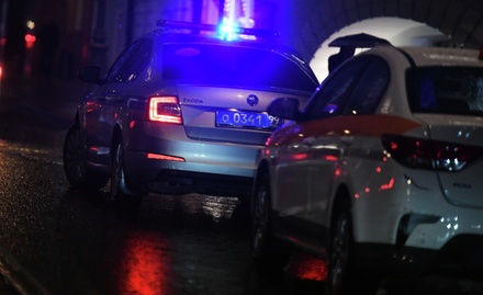 Неизвестный открыл огонь по двум полицейским в центре Москве