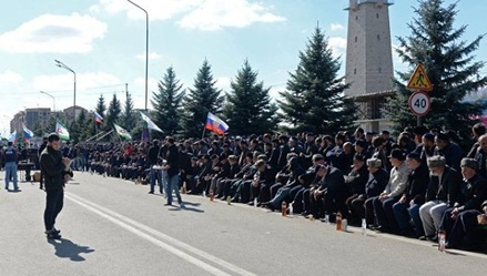 Митинг против размежевания границы с Чечнёй продлили в Ингушетии на два дня