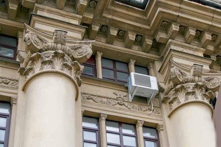 Минкультуры предлагает запретить установку кондиционеров на фасадах зданий