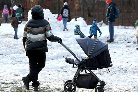 Почти 67 млрд рублей получили семьи с детьми до семи лет включительно