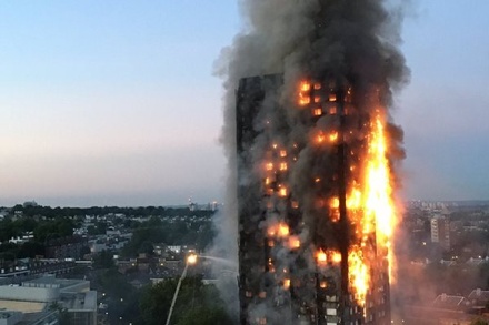 Не менее 15 человек пострадали в результате пожара в жилом доме в Лондоне