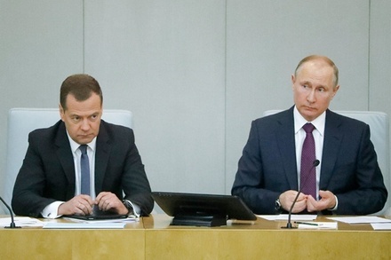 Путин призвал депутатов поддержать кандидатуру Медведева на пост премьера