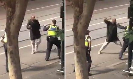 При нападении мужчины с ножом в Мельбурне погиб один человек