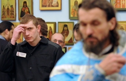 В РПЦ предложили открыть учебное заведение для подготовки тюремных священников