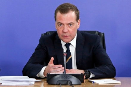 Медведев: первые допвыплаты малообеспеченные пенсионеры получат до 1 июля