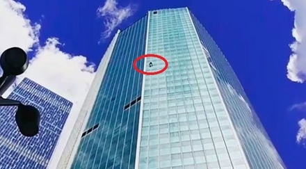 Взобравшемуся на небоскрёб в «Москва-Сити» экстремалу грозит штраф до 5 тысяч рублей