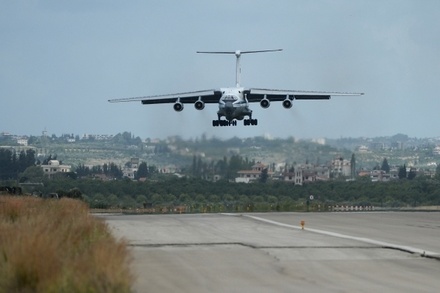 Военные сообщили о 12 попытках террористов обстрелять авиабазу Хмеймим