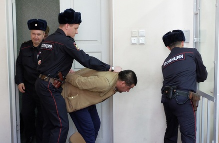 Суд в Петербурге арестовал семерых подозреваемых в вербовке террористов