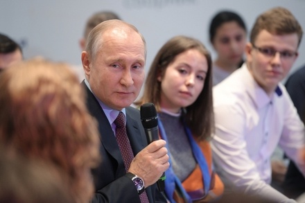 Путин: нормально и хорошо, что кандидатов в президенты много