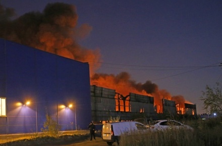Крупный пожар в Санкт-Петербурге мог случиться из-за замыкания в проводке