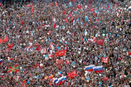 В акции «Бессмертный полк» в РФ приняли участие более 10 млн человек