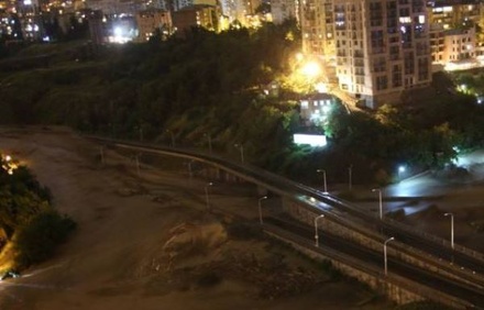 Около 22 тысяч потребителей остались без света в Тбилиси из-за наводнения