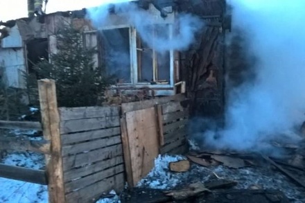 В Иркутской области дачник спас из горящего дома двух детей