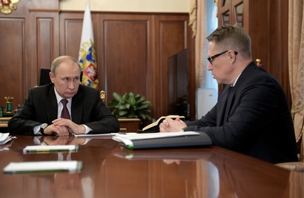 Владимир Путин поручил главе Минздрава отправиться в регионы с критической ситуацией по COVID