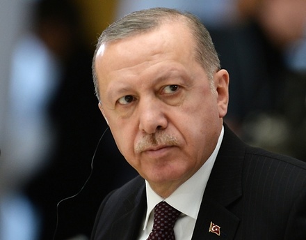 Реджеп Эрдоган обвинил феминисток в неуважении к исламу