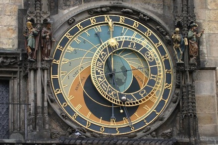 Средневековые часы с пражской ратуши отвезут на реставрацию
