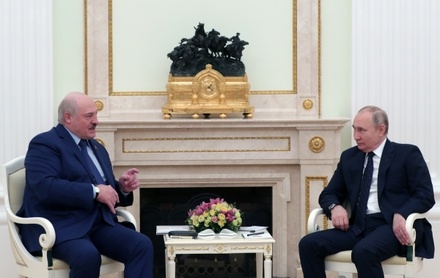 Владимир Путин поздравил Александра Лукашенко с Днем единения народов двух стран