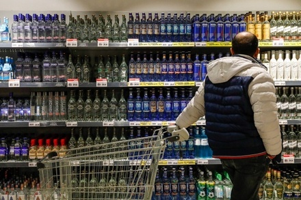 Исследование: россияне в период самоизоляции стали чаще покупать водку