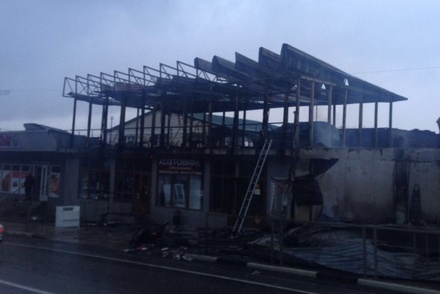 Два человека погибли при пожаре в магазине игрушек в Сочи