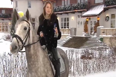 Наталья Поклонская записала новогоднее обращение верхом на коне