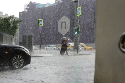 «Мосводосток» назвал причину затопления улиц в Москве во время грозы