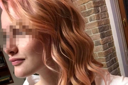 В Перми на школу завели дело за отстранение от уроков девочки с розовыми волосами