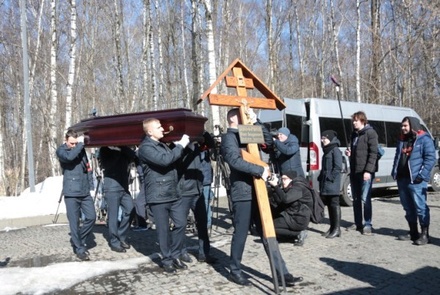 Олег Анофриев похоронен на Аксиньинском кладбище в Подмосковье