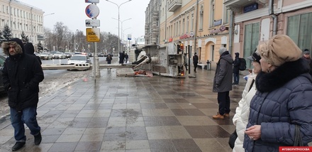 В центре Москвы упал автокран на проезжую часть