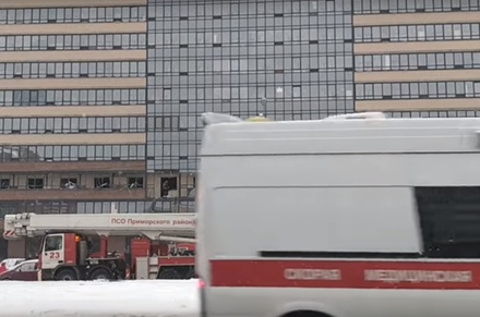 Трое пострадавших при взрыве в доме в Петербурге находятся в тяжёлом состоянии