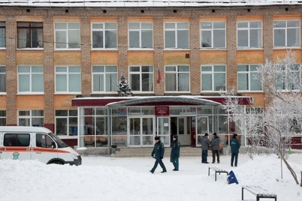 Дмитрий Медведев взял на контроль инцидент в пермской школе